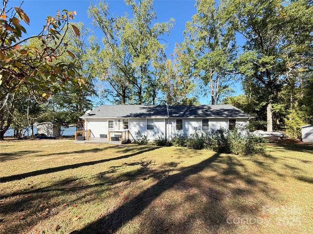 2178 Duck Cove Road, Camden, SC 29020