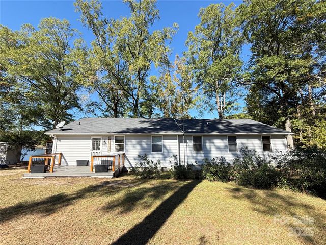 2178 Duck Cove Road, Camden, SC 29020