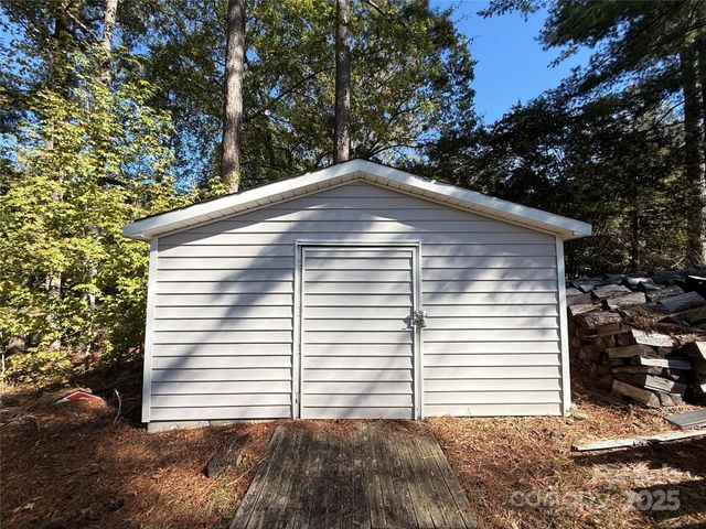 2178 Duck Cove Road, Camden, SC 29020