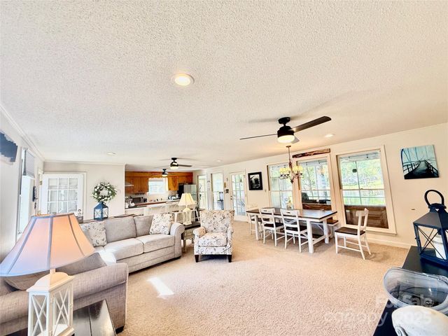 2178 Duck Cove Road, Camden, SC 29020