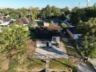 9429 E Avenue H, Houston, TX 77012