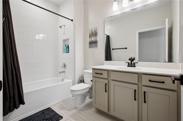 900 POINTE EMERSON BOULEVARD, Apopka, FL 32703