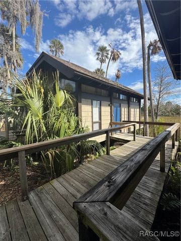 2649 N Seabreeze Point S, Crystal River, FL 34429