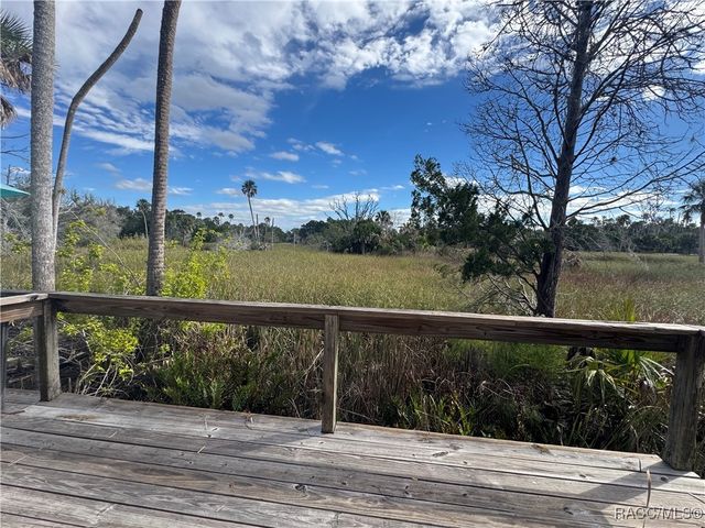 2649 N Seabreeze Point S, Crystal River, FL 34429