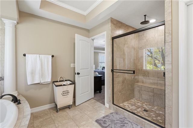 18932 W 100th Street, Lenexa, KS 66220