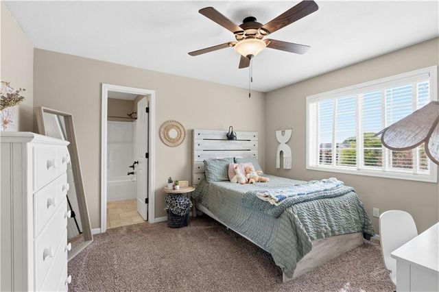 18932 W 100th Street, Lenexa, KS 66220