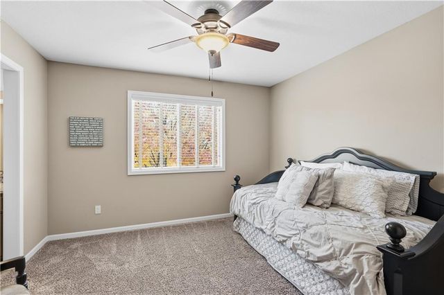 18932 W 100th Street, Lenexa, KS 66220