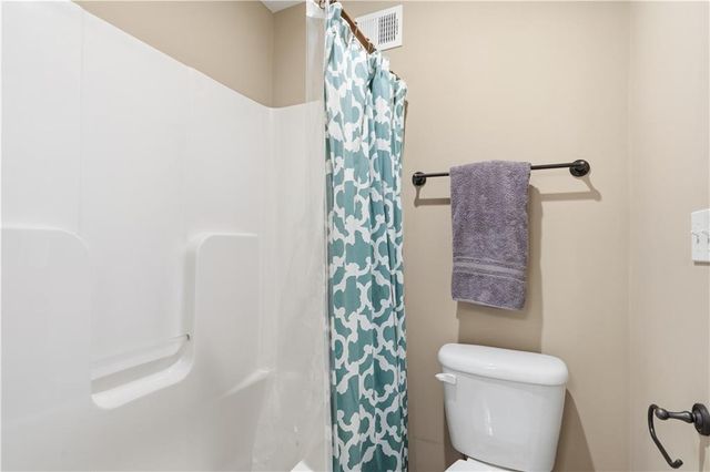 18932 W 100th Street, Lenexa, KS 66220