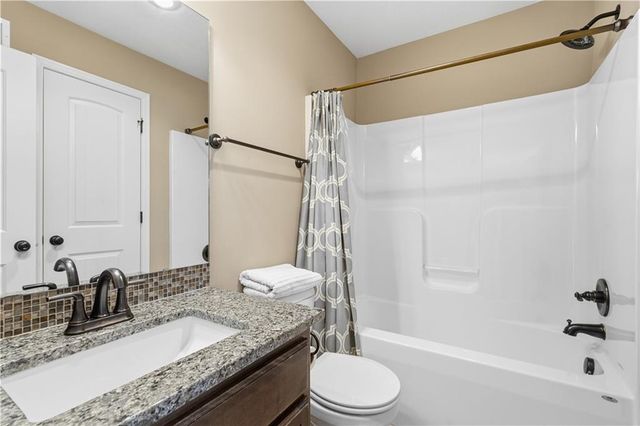 18932 W 100th Street, Lenexa, KS 66220