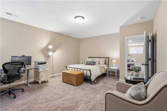 18932 W 100th Street, Lenexa, KS 66220