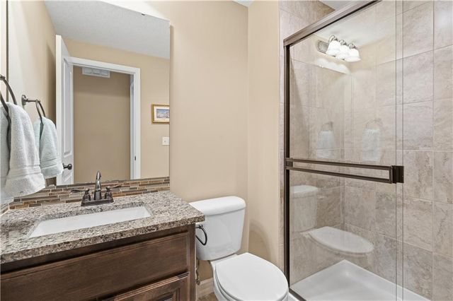 18932 W 100th Street, Lenexa, KS 66220