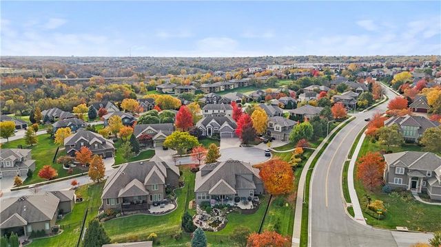 18932 W 100th Street, Lenexa, KS 66220