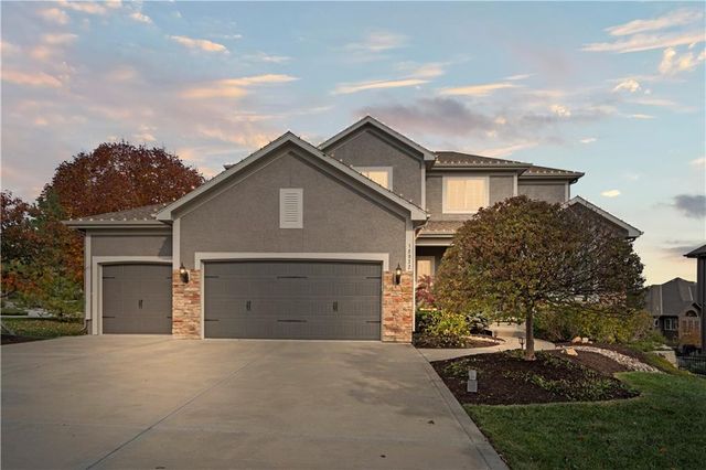 18932 W 100th Street, Lenexa, KS 66220