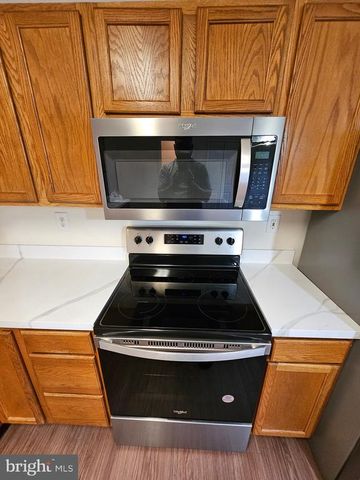 9615 COVENTRY CREEK DR, Fredericksburg, VA 22408