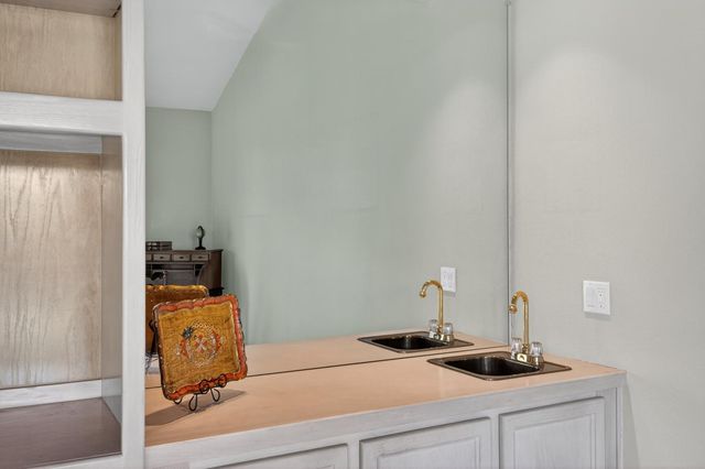 11775 Beaver Bar Ct, Gold River, CA 95670