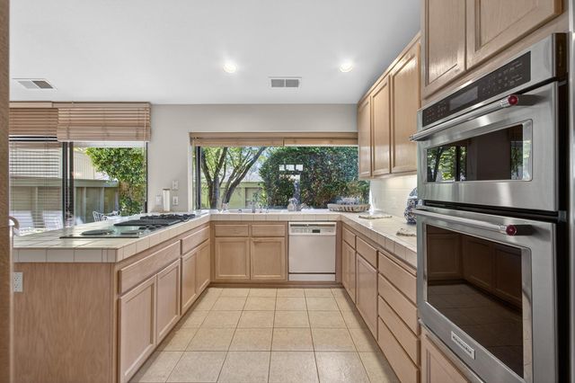 11775 Beaver Bar Ct, Gold River, CA 95670