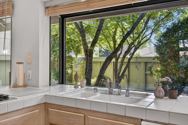 11775 Beaver Bar Ct, Gold River, CA 95670