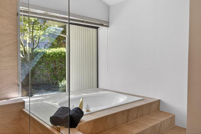 11775 Beaver Bar Ct, Gold River, CA 95670