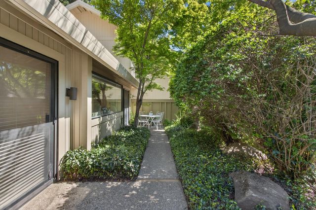 11775 Beaver Bar Ct, Gold River, CA 95670