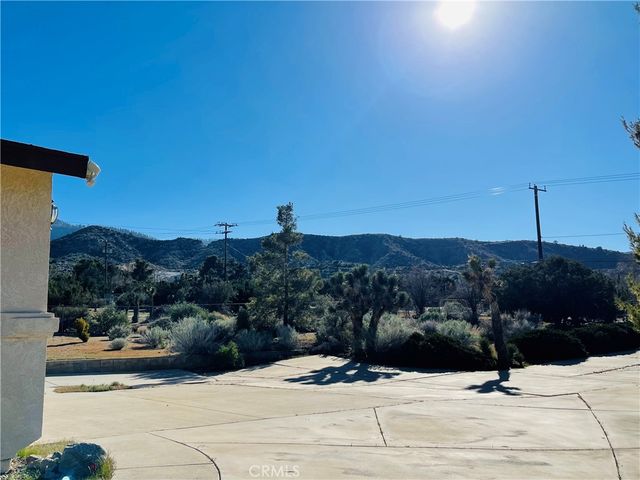 9425 Mountain Road, Pinon Hills, CA 92372