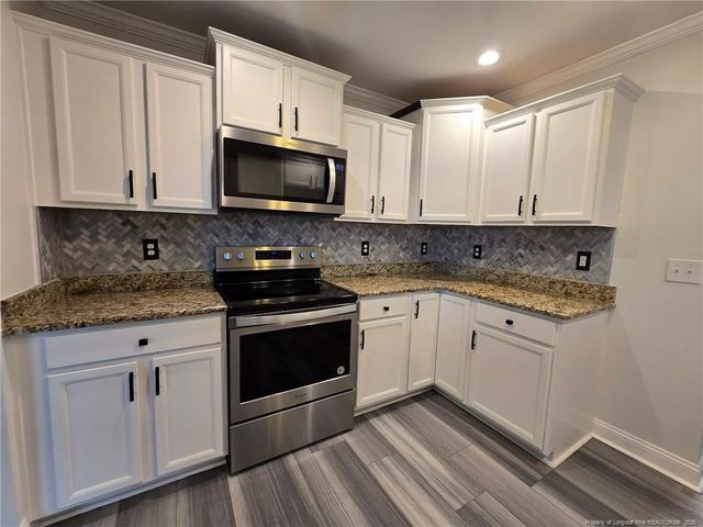102 Whistling Pines Drive, Raeford, NC 28376