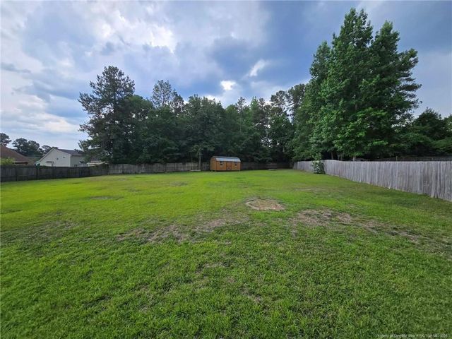 102 Whistling Pines Drive, Raeford, NC 28376