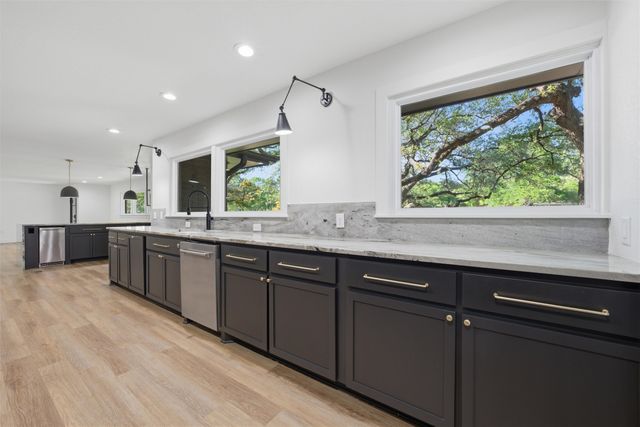 4916 Ridgeview Drive, Waco, TX 76710