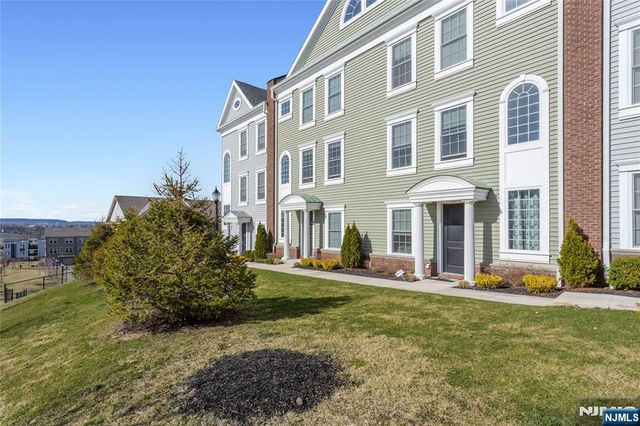 293 Bradley Drive, Wood Ridge, NJ 07075