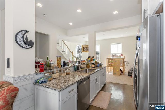 293 Bradley Drive, Wood Ridge, NJ 07075