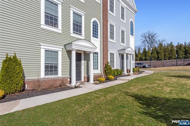 293 Bradley Drive, Wood Ridge, NJ 07075