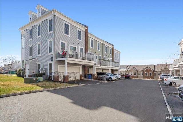 293 Bradley Drive, Wood Ridge, NJ 07075