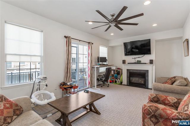 293 Bradley Drive, Wood Ridge, NJ 07075