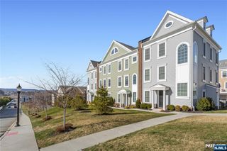 293 Bradley Drive, Wood Ridge, NJ 07075