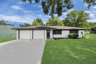 2002 W Highway 6, Alvin, TX 77511