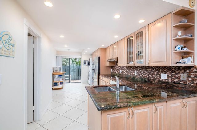 87200 Overseas Hwy Apt I3, Plantation Key, FL 33036