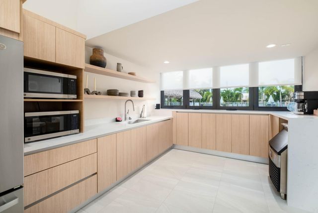 87200 Overseas Hwy Apt I3, Plantation Key, FL 33036