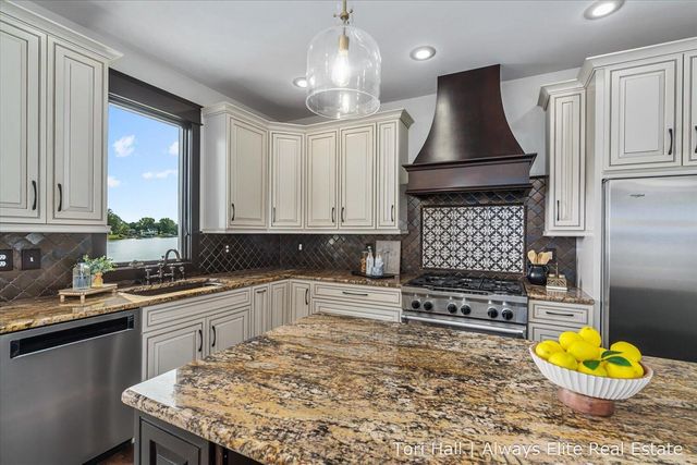 1208 N Eagle Lake Drive, Kalamazoo, MI 49009