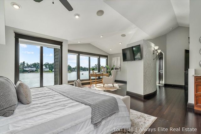 1208 N Eagle Lake Drive, Kalamazoo, MI 49009