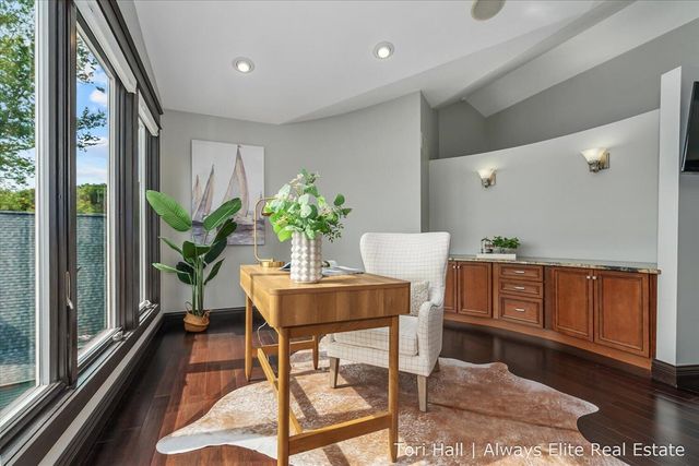 1208 N Eagle Lake Drive, Kalamazoo, MI 49009