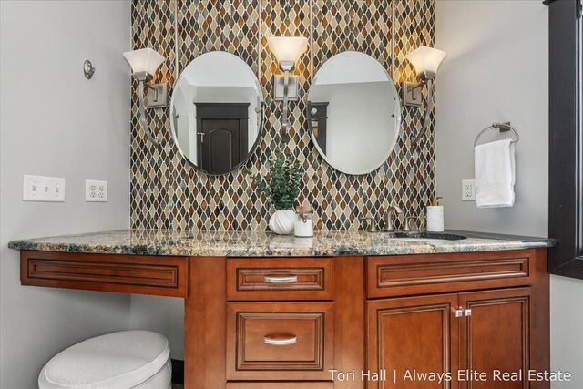 1208 N Eagle Lake Drive, Kalamazoo, MI 49009