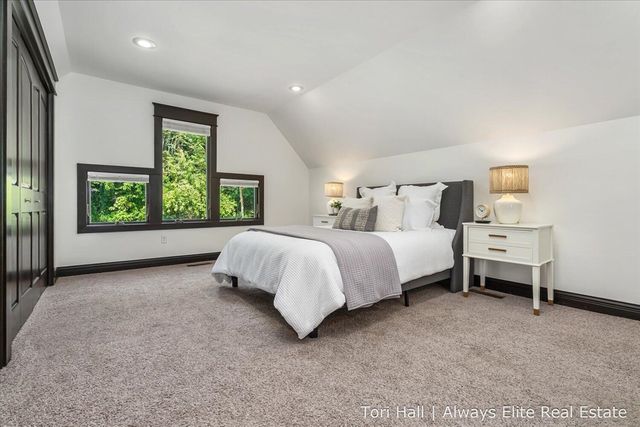 1208 N Eagle Lake Drive, Kalamazoo, MI 49009