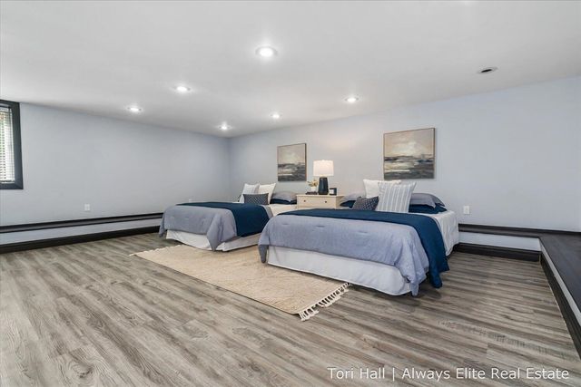 1208 N Eagle Lake Drive, Kalamazoo, MI 49009