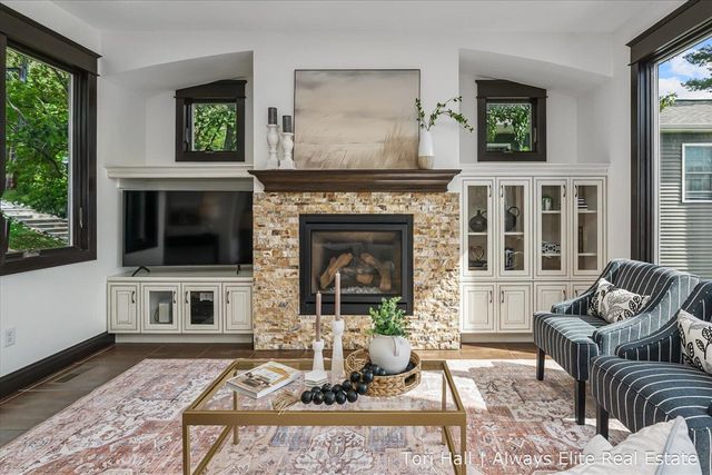 1208 N Eagle Lake Drive, Kalamazoo, MI 49009