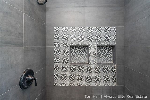 1208 N Eagle Lake Drive, Kalamazoo, MI 49009