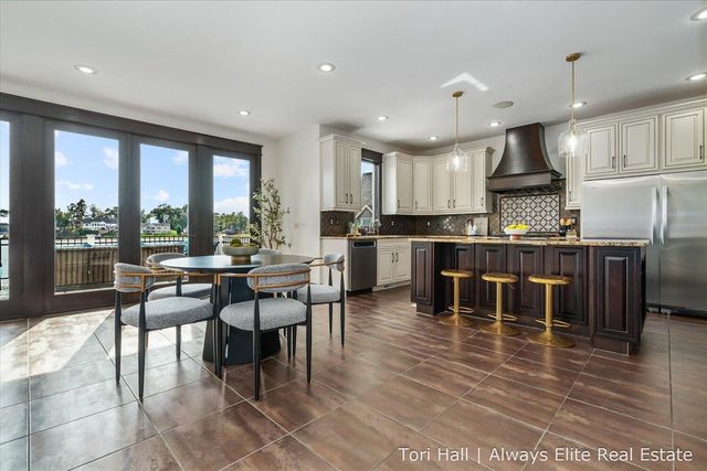 1208 N Eagle Lake Drive, Kalamazoo, MI 49009