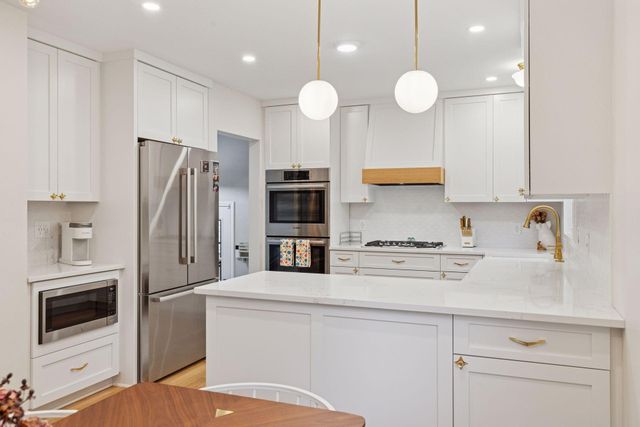 1846 Saunders Avenue, Saint Paul, MN 55116