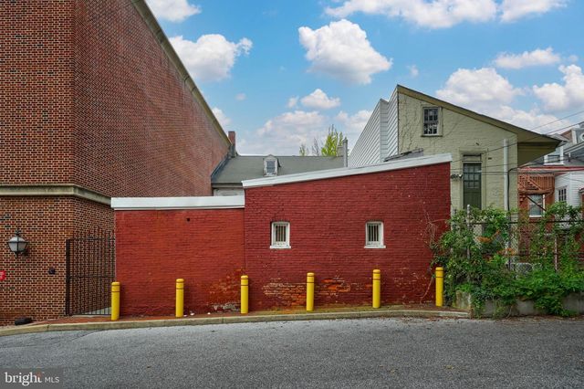 106-108 E KING ST, Lancaster, PA 17602