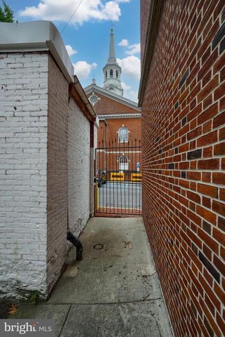 106-108 E KING ST, Lancaster, PA 17602