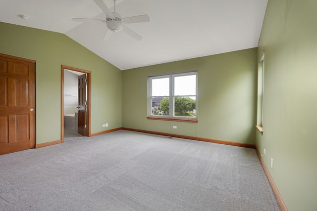 407 Bluegrass Parkway, Oswego, IL 60543