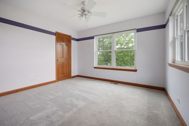 407 Bluegrass Parkway, Oswego, IL 60543